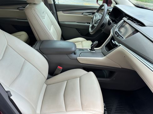 Used 2017 Cadillac XT5 Luxury image 12