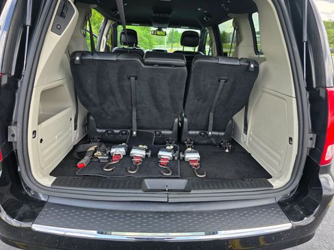 Used 2019 Dodge Grand Caravan SXT image 23