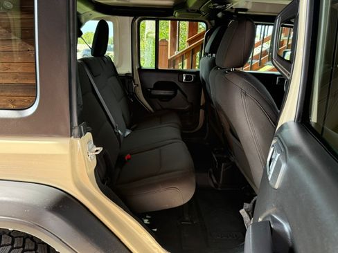 Used 2022 Jeep Wrangler 4WD Unlimited Sport image 18