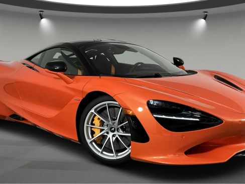 Used 2024 McLaren 750S image 2