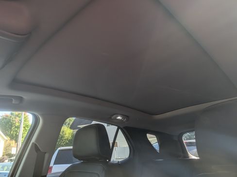 Used 2018 Chevrolet Equinox Premier image 10