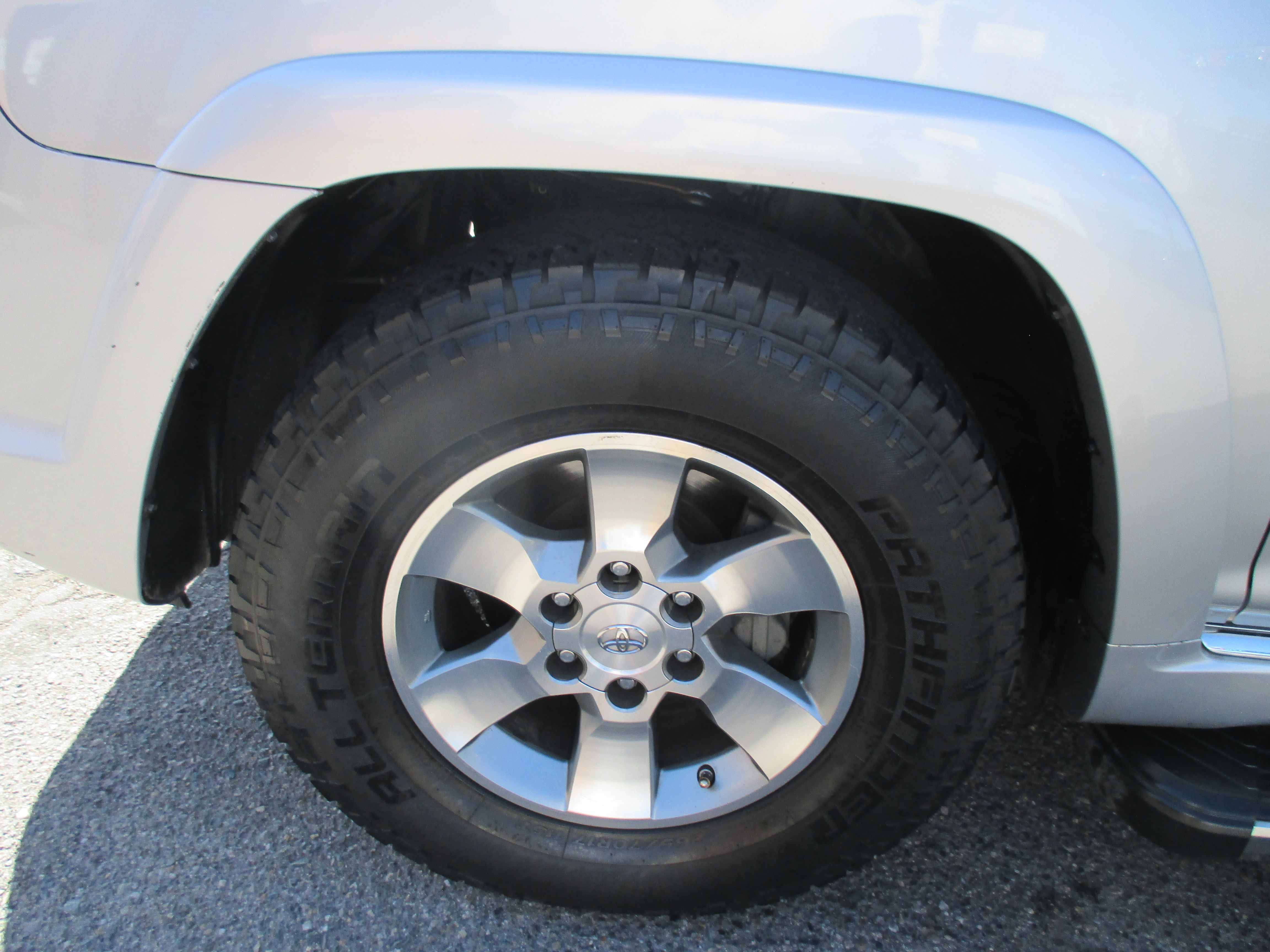 Used 2013 Toyota 4Runner SR5 Premium Sport Utility 4D RWD image 16