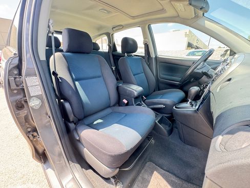 Used 2005 Toyota Matrix AWD image 19