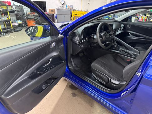 Used 2023 Hyundai Elantra SEL image 2