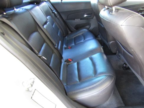 Used 2015 Chevrolet Cruze LT image 12