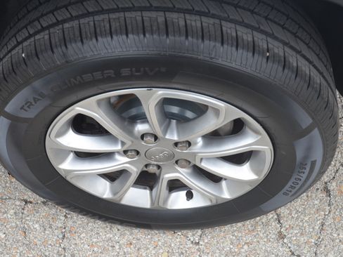 Used 2015 Jeep Grand Cherokee Limited image 29