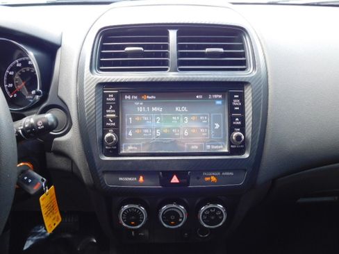 Used 2018 Mitsubishi Outlander Sport FWD image 13