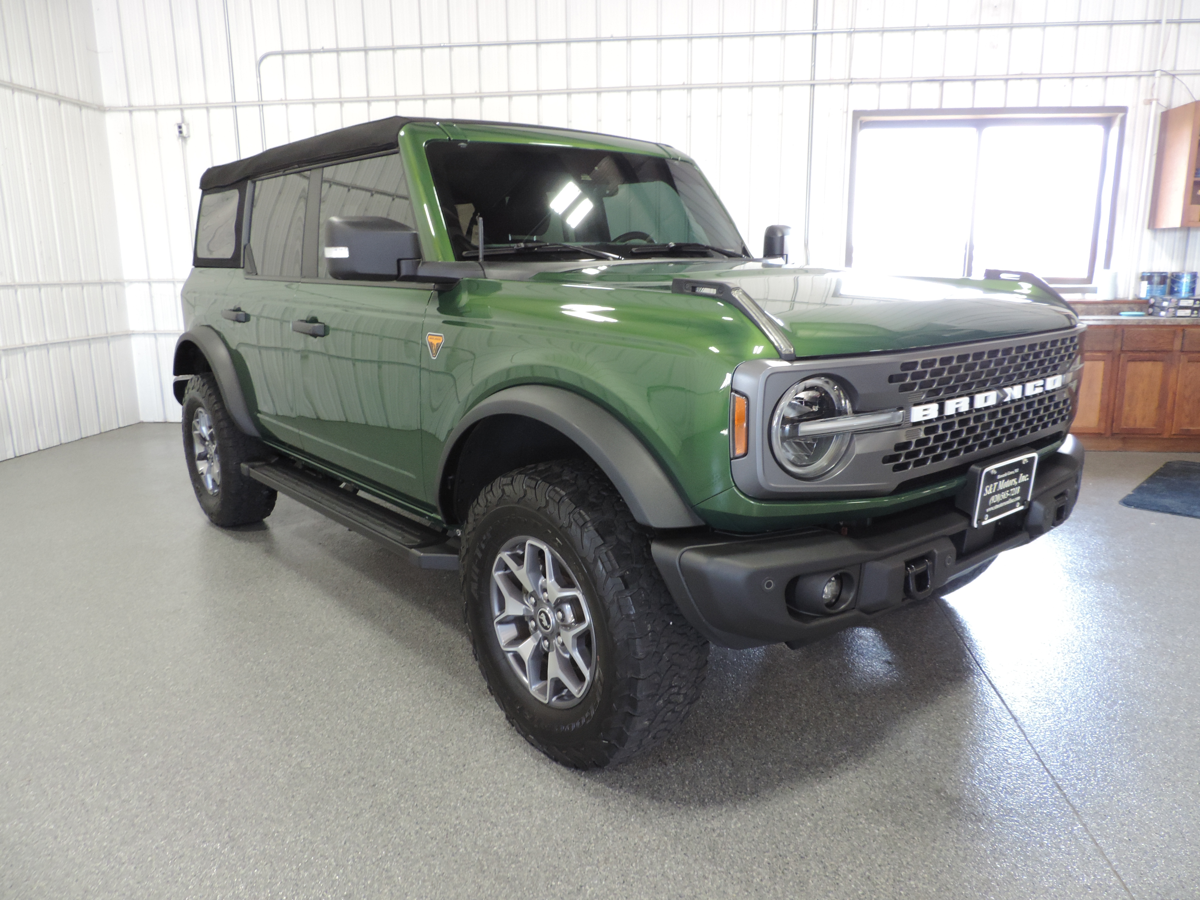 Used 2023 Ford Bronco 4-Door Badlands AWD/4WD image 10