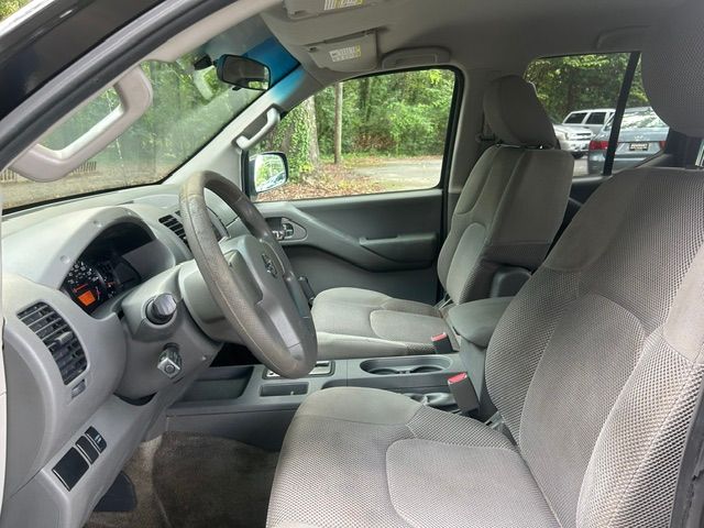Used 2012 Nissan Frontier 2WD Crew Cab image 15