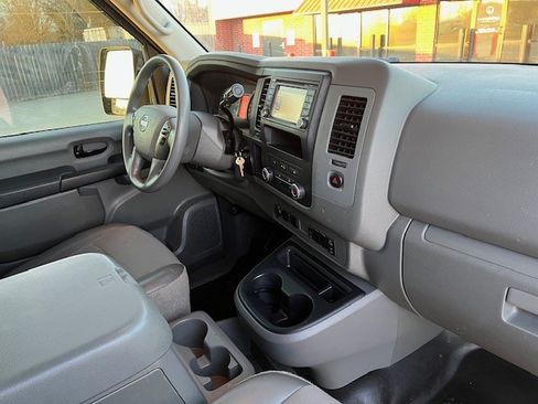 Used 2021 Nissan NV 2500 S image 14