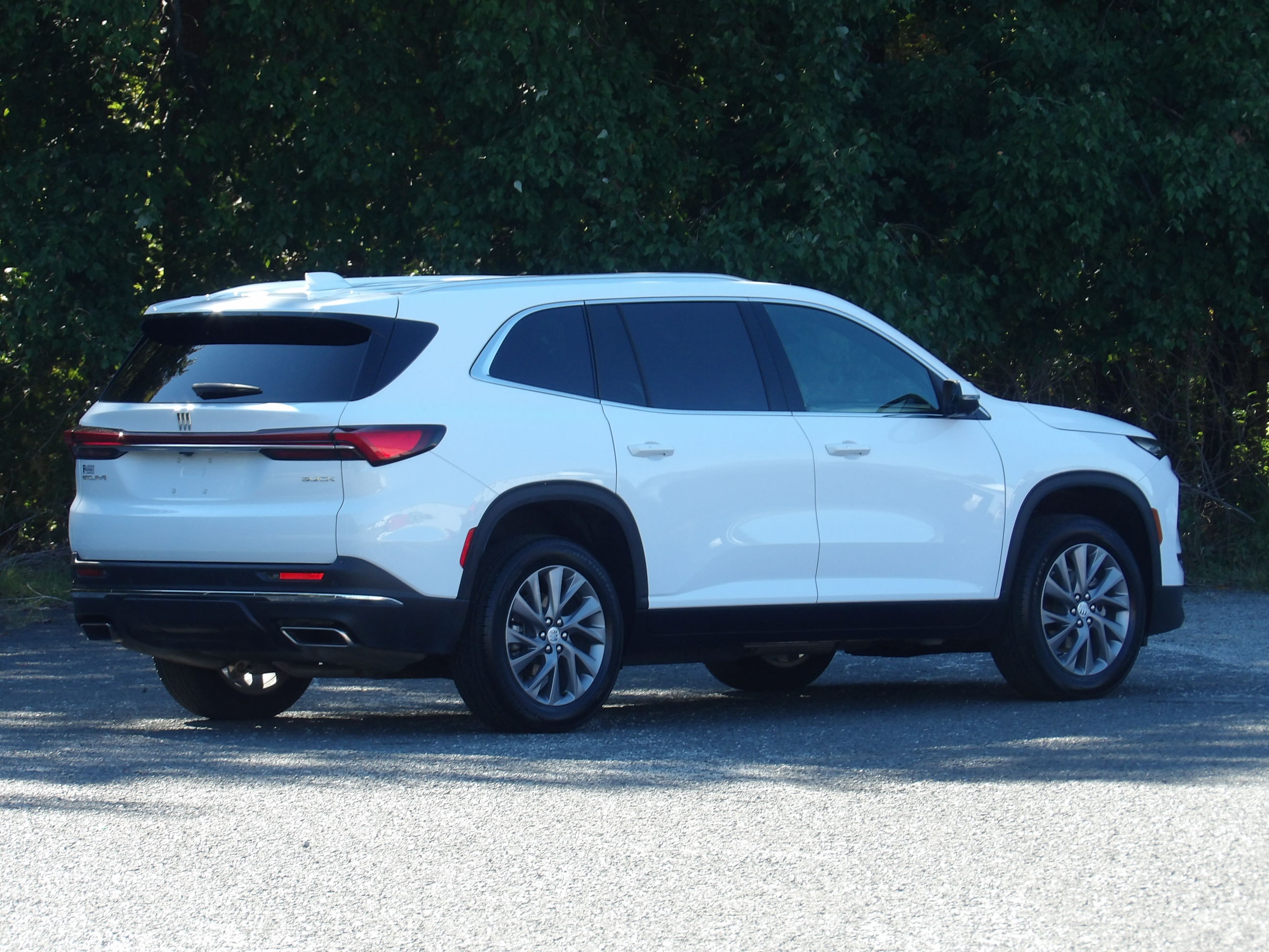 Used 2026 Buick Enclave FWD Preferred image 7
