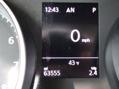 Used 2016 Volkswagen Golf SE image 24