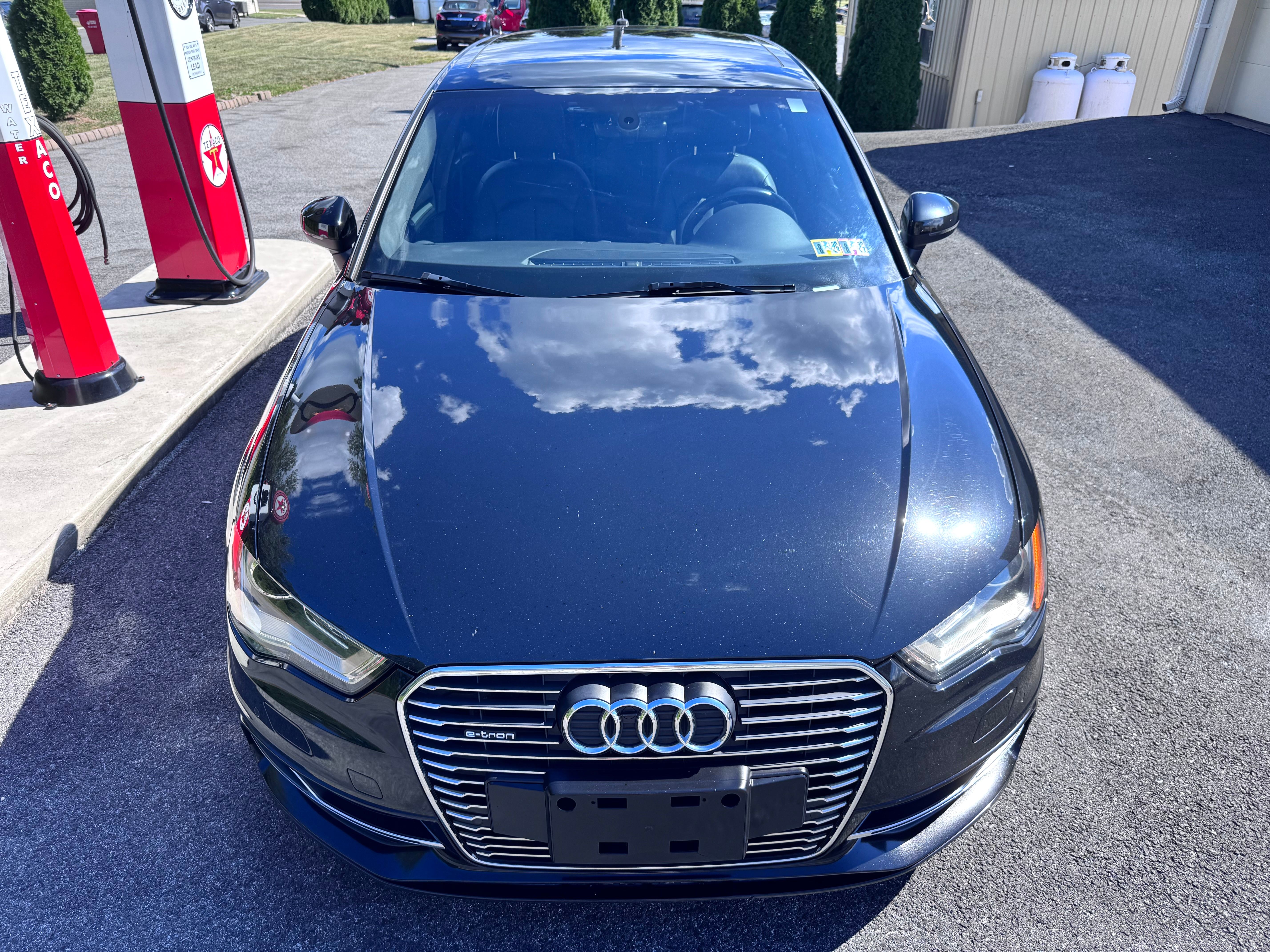 Used 2016 Audi A3 e-tron Premium FWD image 2