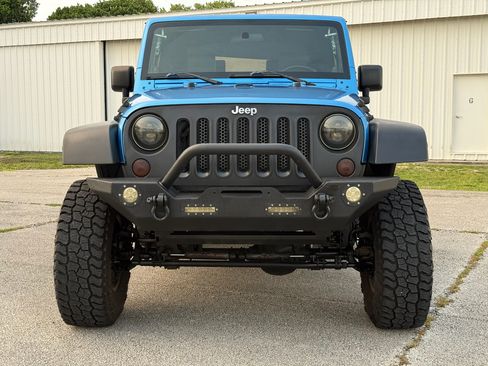 Used 2010 Jeep Wrangler 4WD Sport image 12