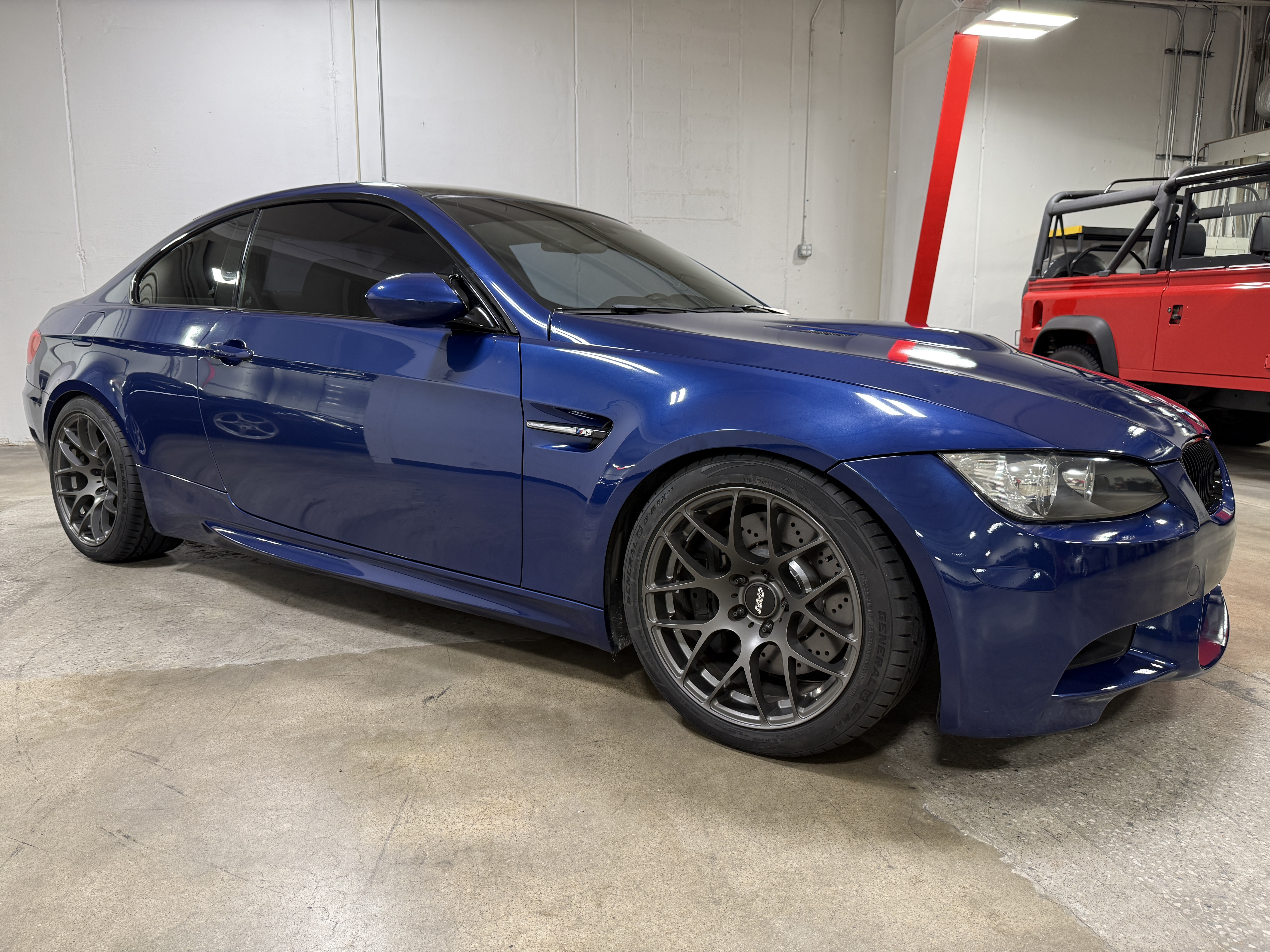 Used 2011 BMW M3 Coupe RWD image 2