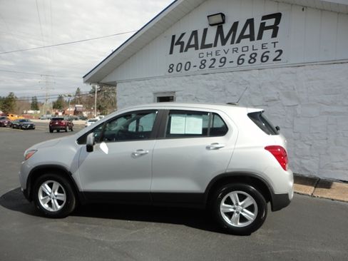 Used 2020 Chevrolet Trax LS image 9