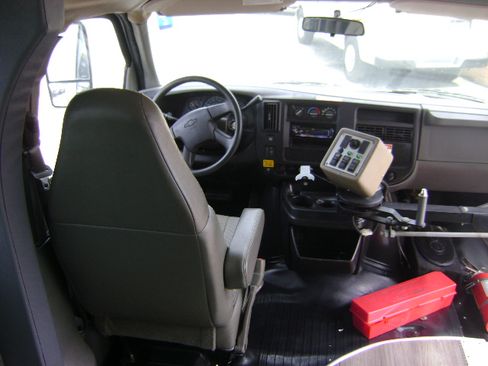 Used 2006 Chevrolet Express 3500 image 11