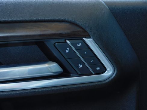 Certified 2025 GMC Sierra 1500 SLT image 20