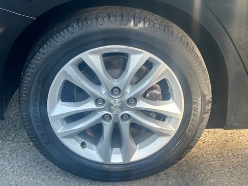 Used 2016 Chevrolet Malibu LT FWD image 32