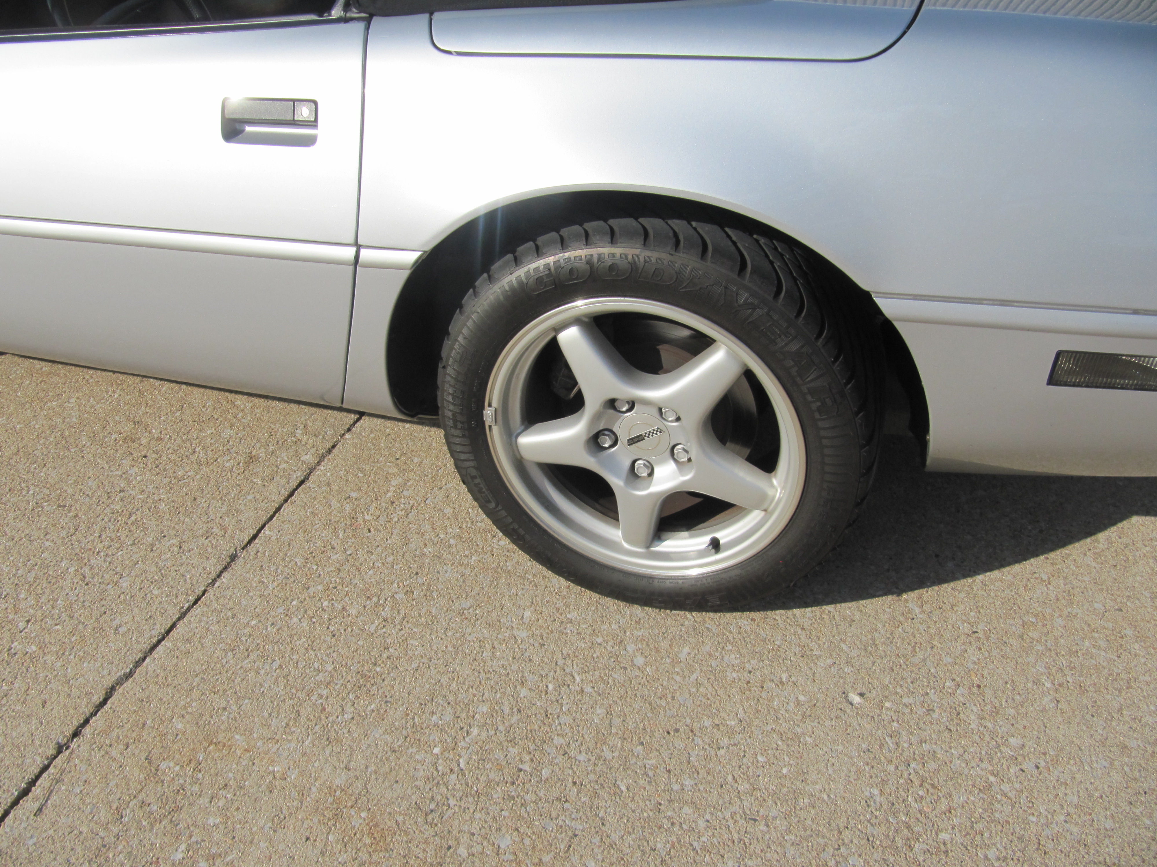 Used 1996 Chevrolet Corvette Convertible RWD image 5