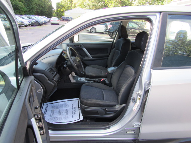 Used 2014 Subaru Forester 2.5i AWD/4WD image 15