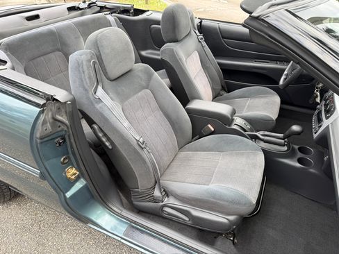 Used 2005 Chrysler Sebring Touring image 11