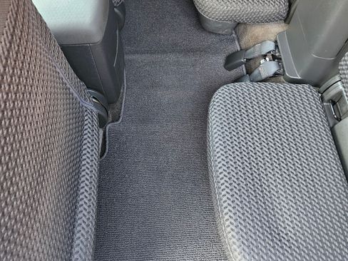 Used 2015 Nissan Frontier SV image 43