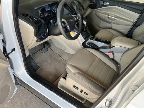 Used 2015 Ford Escape FWD SE image 4