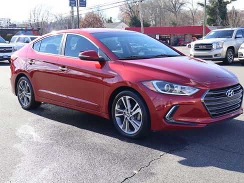 Used 2017 Hyundai Elantra Limited image 10