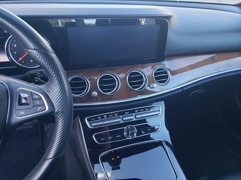 Used 2017 Mercedes-Benz E 300 image 10