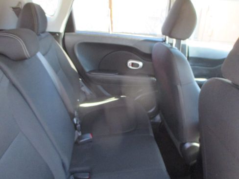 Used 2016 Kia Soul ! image 12