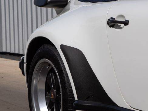 Used 1988 Porsche 911 Carrera image 17