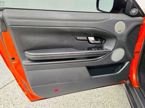 Used 2017 Land Rover Range Rover Evoque SE Dynamic image 11