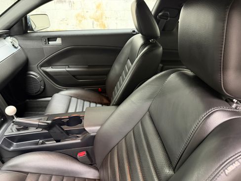 Used 2006 Ford Mustang GT Premium RWD image 8