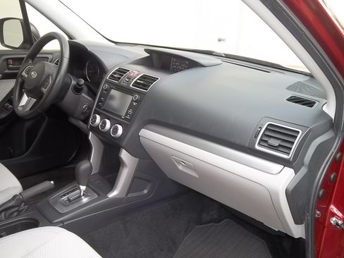 Used 2018 Subaru Forester 2.5i Premium image 24