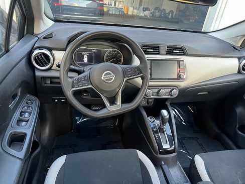 Used 2020 Nissan Versa SV image 10