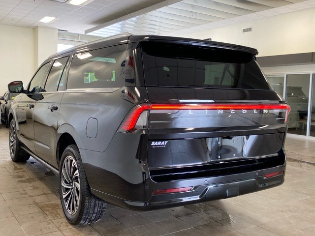 Used 2026 Lincoln Navigator L Black Label AWD/4WD image 5