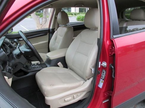 Used 2011 Kia Sorento EX-L image 14