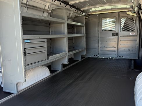 Used 2022 Chevrolet Express 2500 image 5