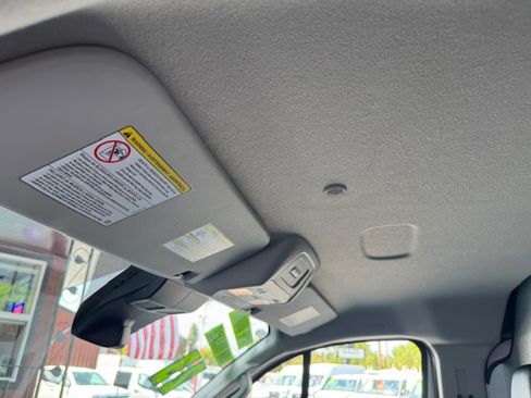 Used 2023 Ford E-Transit image 17
