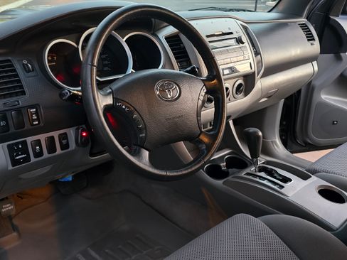 Used 2010 Toyota Tacoma TRD Off-Road image 34