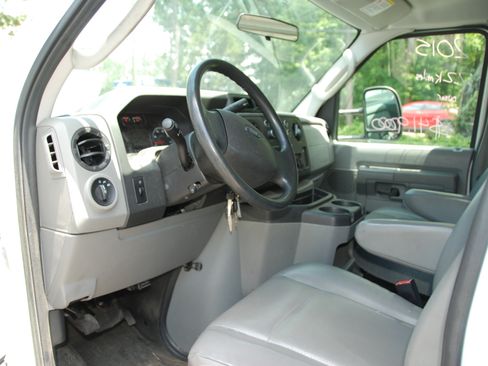 Used 2015 Ford E-350 and Econoline 350 image 18