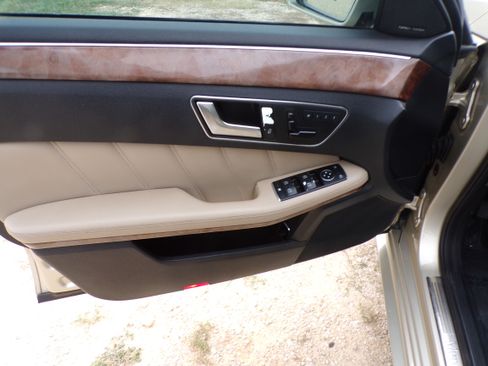 Used 2013 Mercedes-Benz E 350 Sport image 10