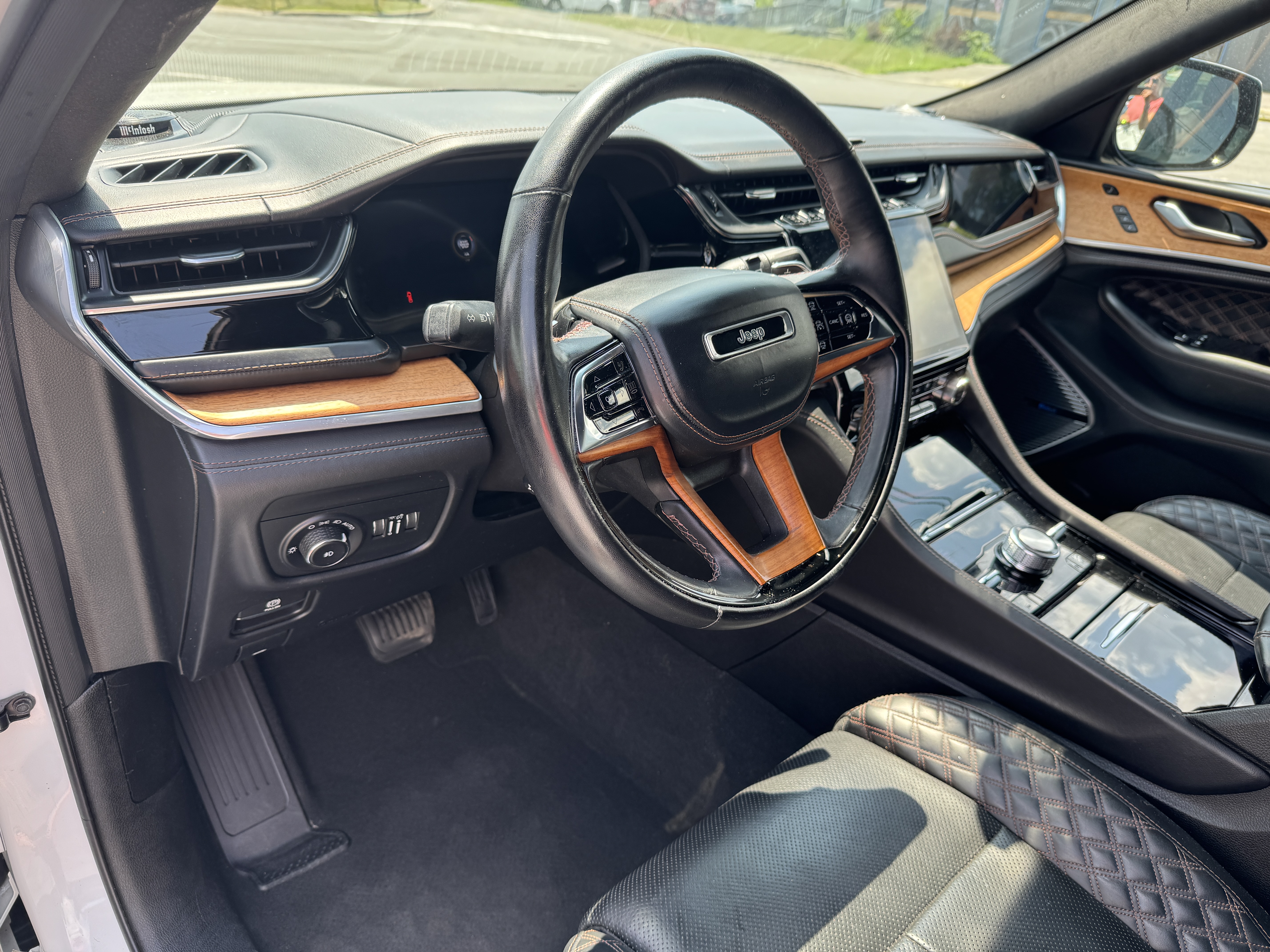 Used 2022 Jeep Grand Cherokee 4WD Summit image 8