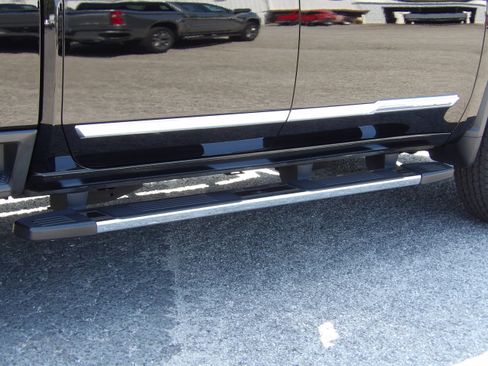 Used 2025 Chevrolet Silverado 2500 4x4 Crew Cab High Country image 18