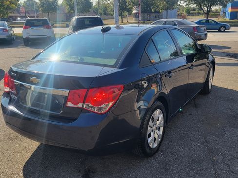 Used 2015 Chevrolet Cruze LS image 8