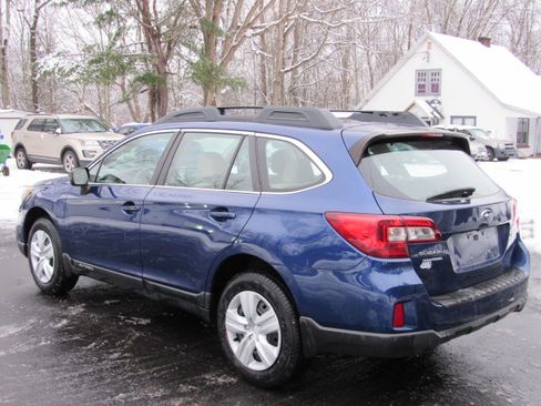 Used 2016 Subaru Outback 2.5i Premium image 10