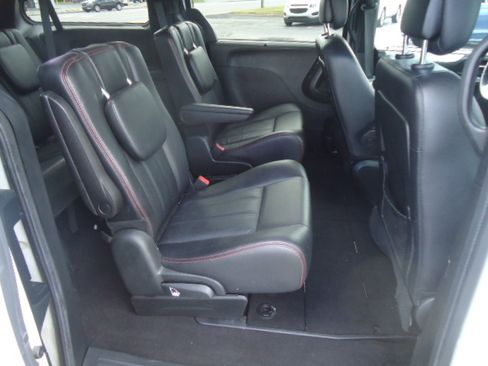 Used 2018 Dodge Grand Caravan GT FWD image 8