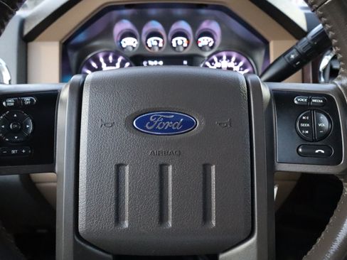 Used 2011 Ford F250 Lariat image 21