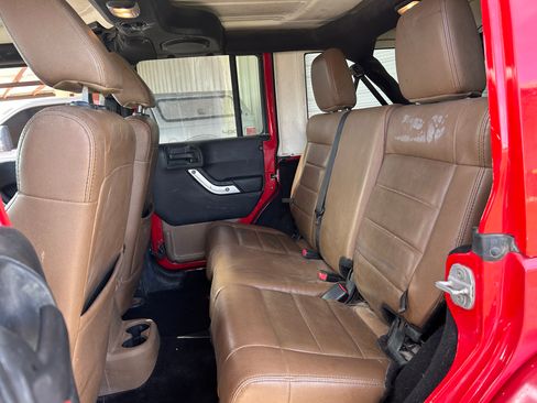 Used 2012 Jeep Wrangler Sahara image 10